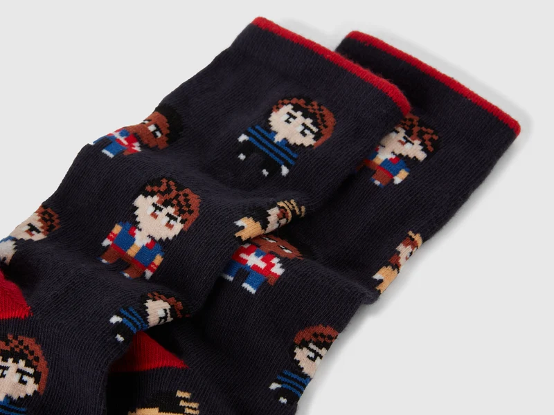 Socken mit Stranger Things-Grafik