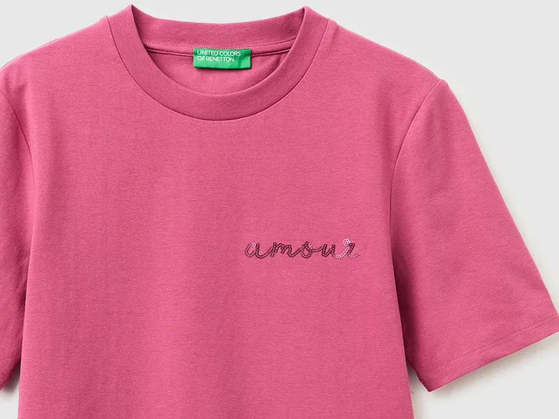 T-Shirt mit "Amour"-Stickerei