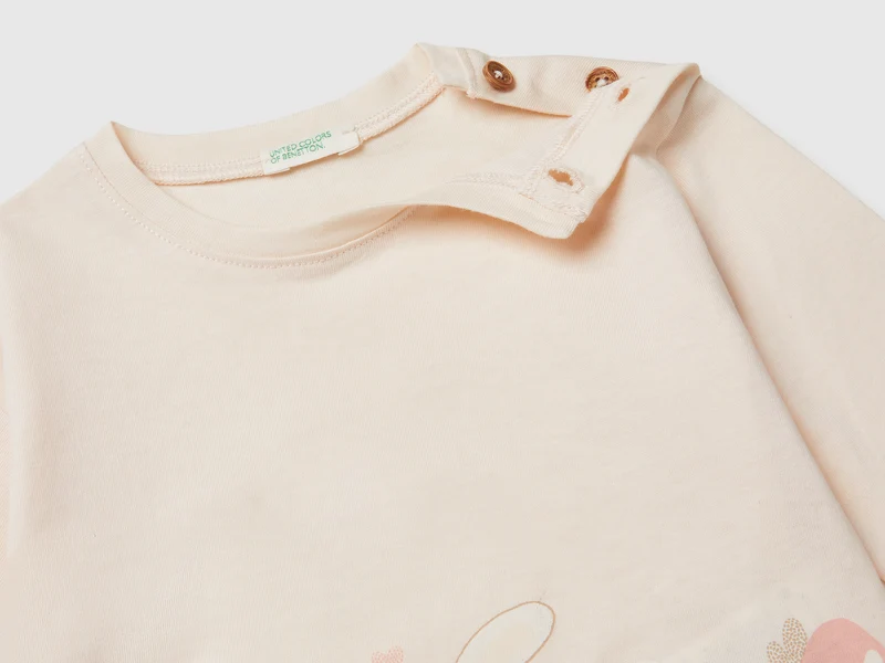 T-Shirt mit Stickerei und Druck