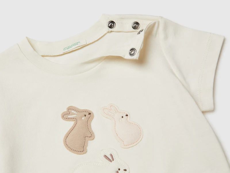 T-Shirt mit Applikation aus Bio-Baumwolle