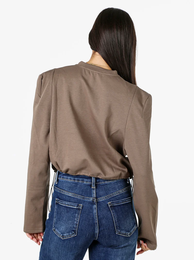 T-shirt donna cropped con maniche lunghe a sbuffo - marrone