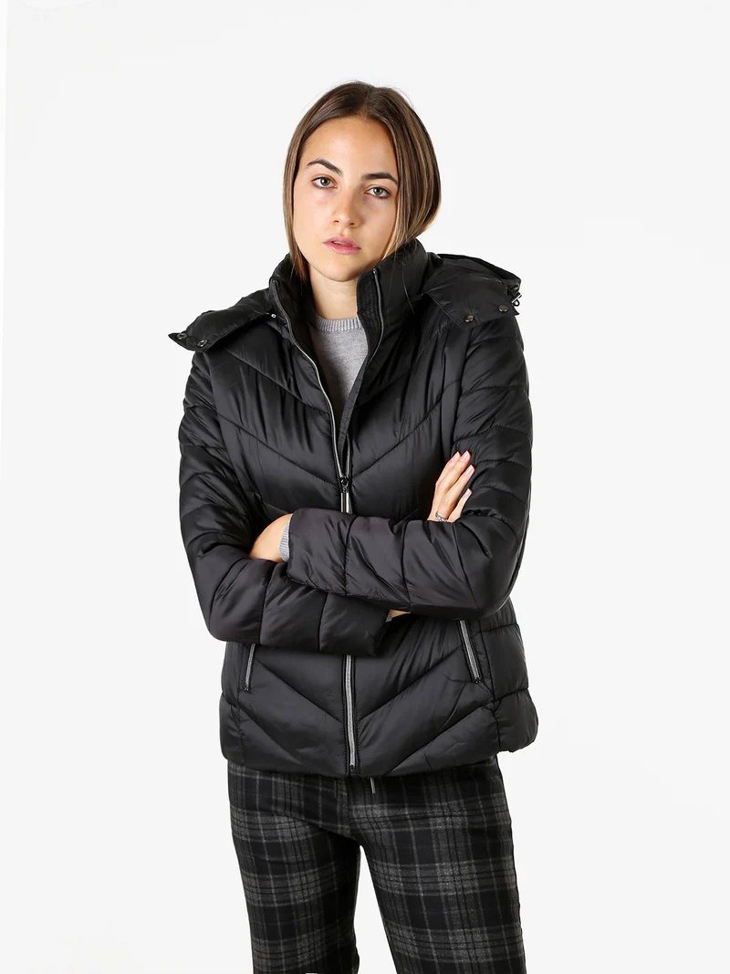 Giubbotto da donna imbottito con cappuccio e zip - nero