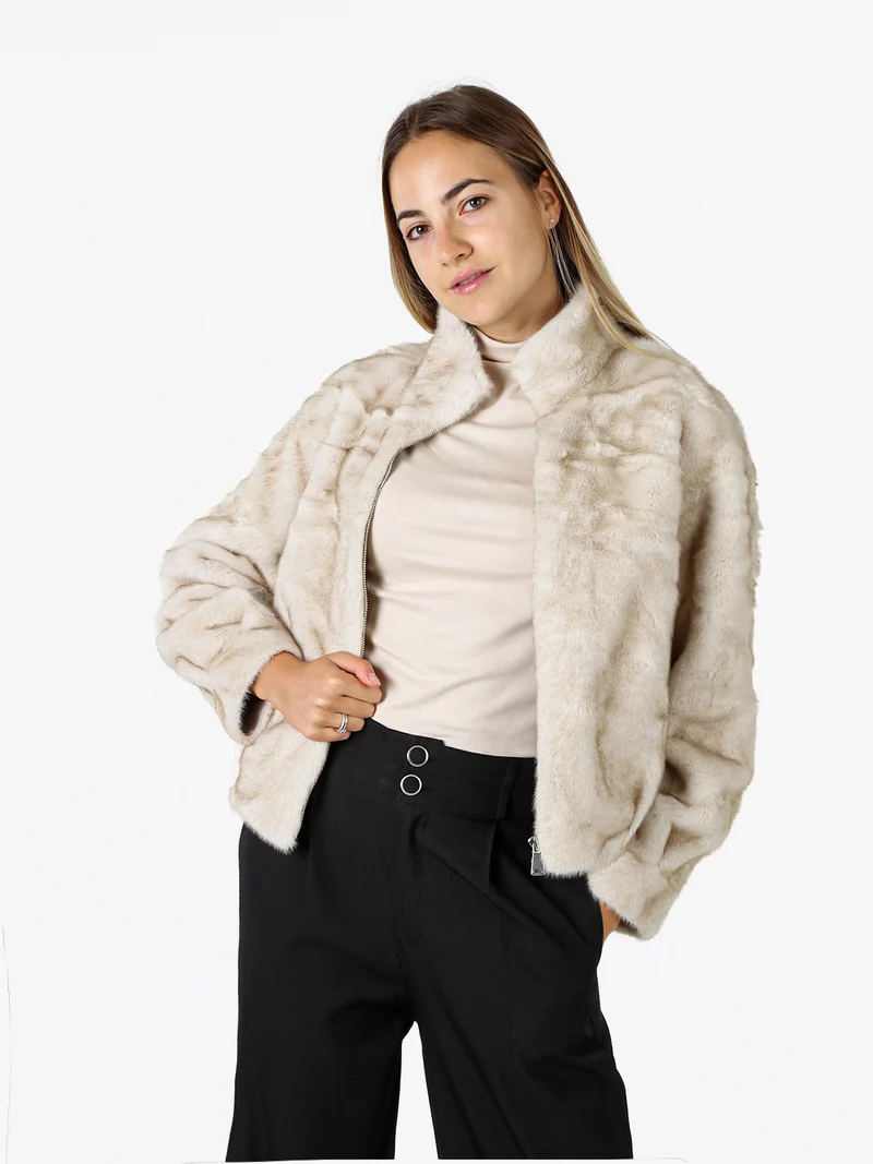 Cappotto corto da donna in ecopelliccia con cerniera - beige