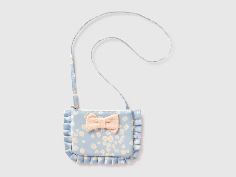 Tasche mit Rüschen und Schleife