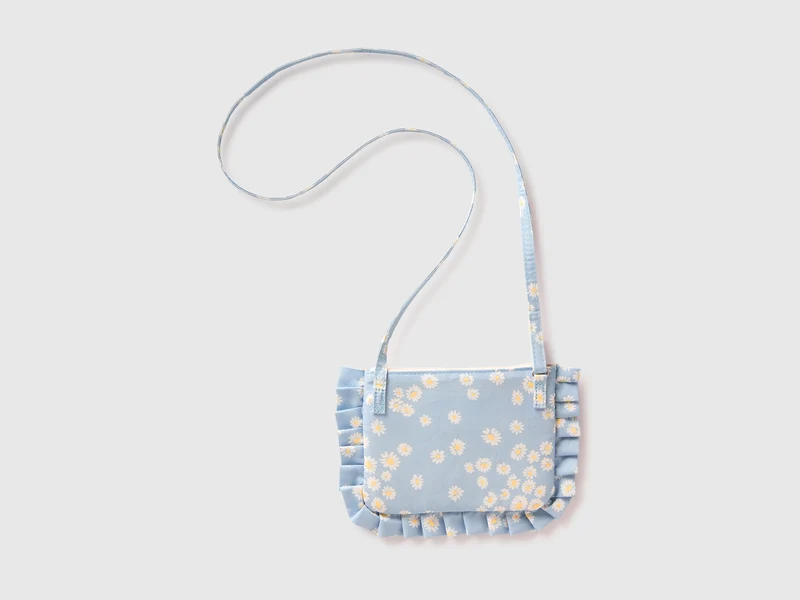 Tasche mit Rüschen und Schleife