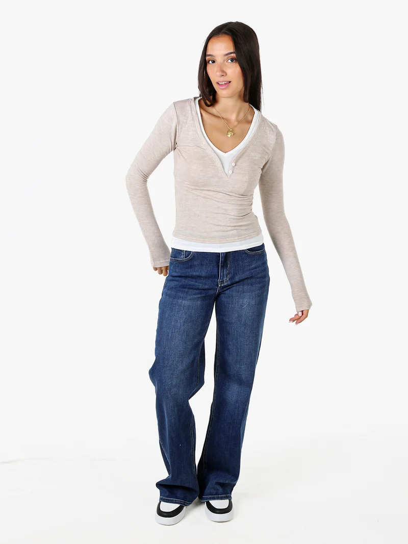 Maglia donna a maniche lunghe in cotone con doppio scollo a V - beige