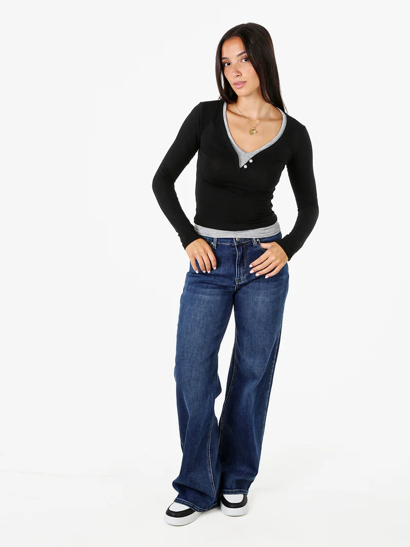 Maglia donna a maniche lunghe in cotone con doppio scollo a V - nero