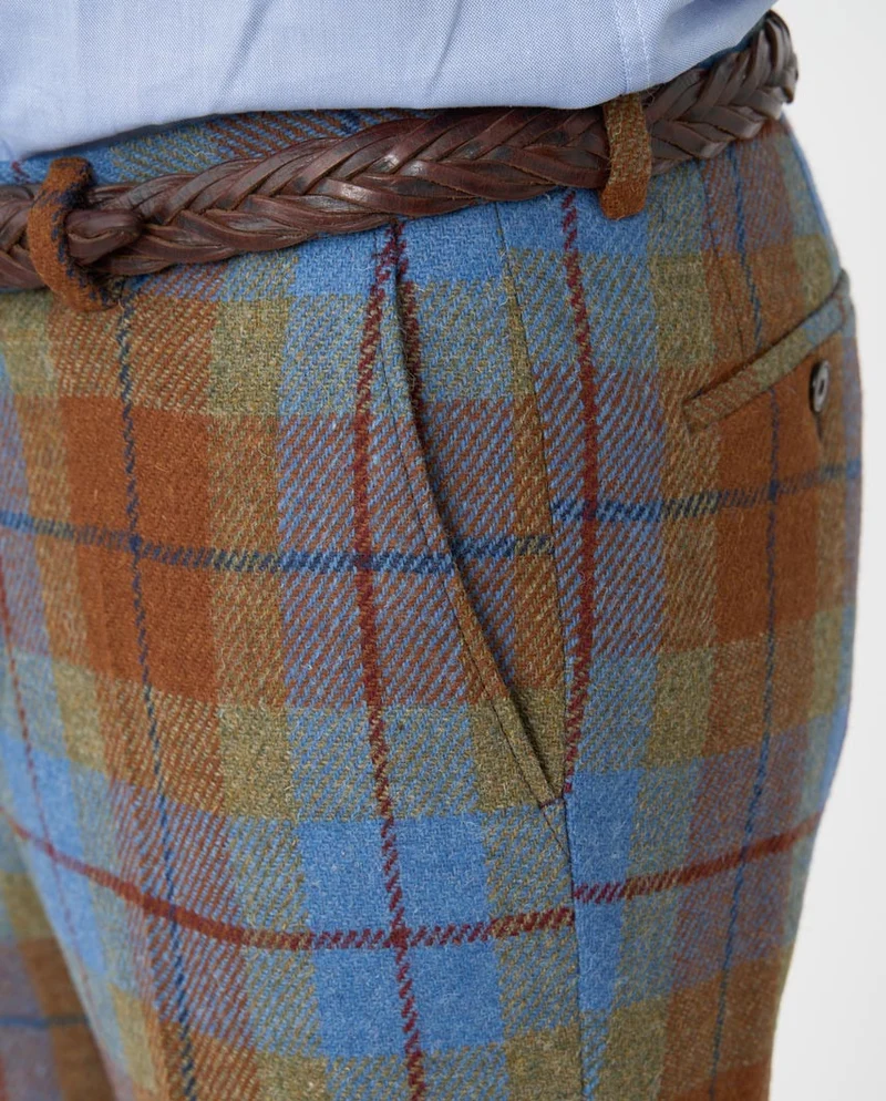 Harris Tweed Hose "Mr. Miller" in Gold Tartan