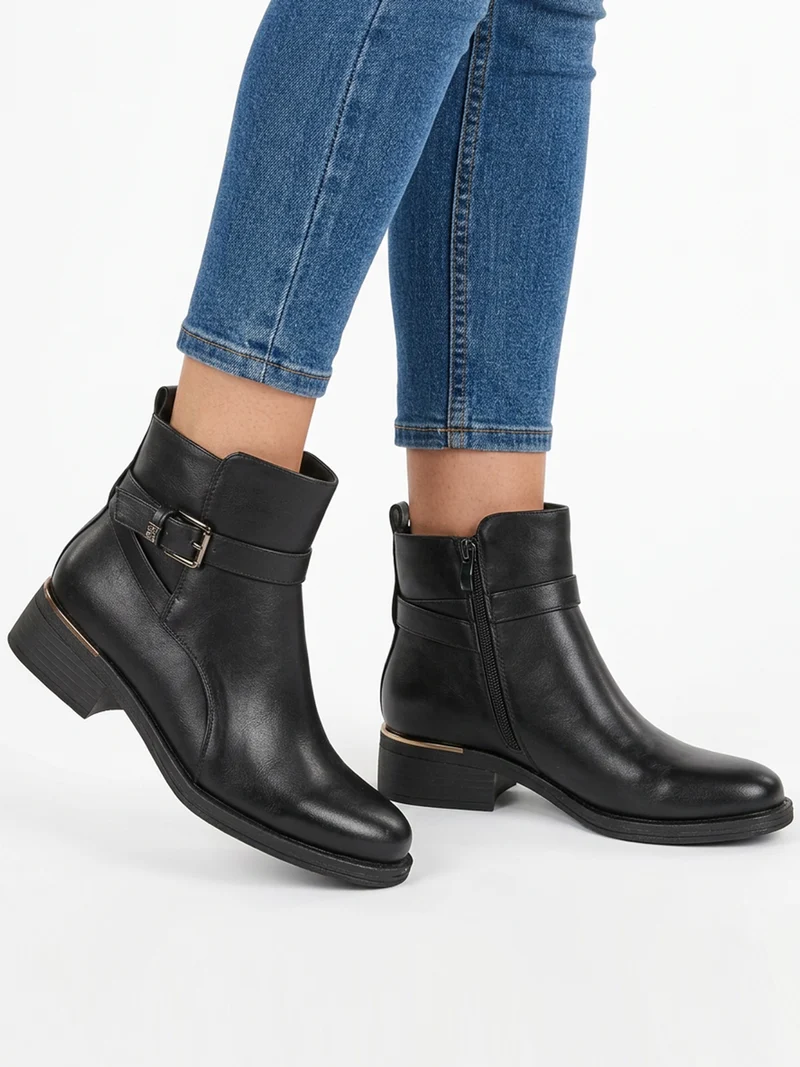 Stivaletti donna in ecopelle con fibbia decorativa e tacco basso - nero