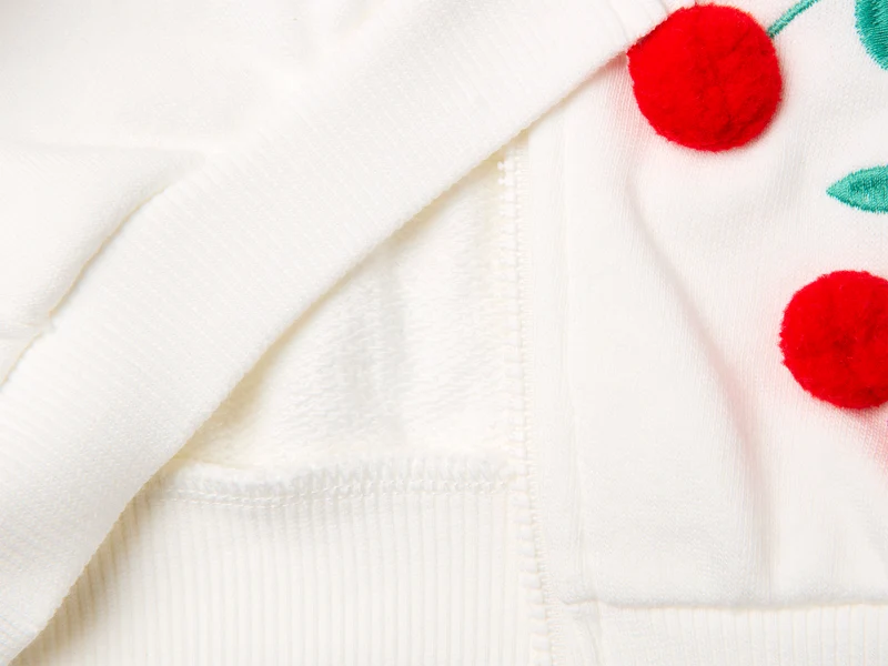 Sweatshirt mit Kirschaufnäher