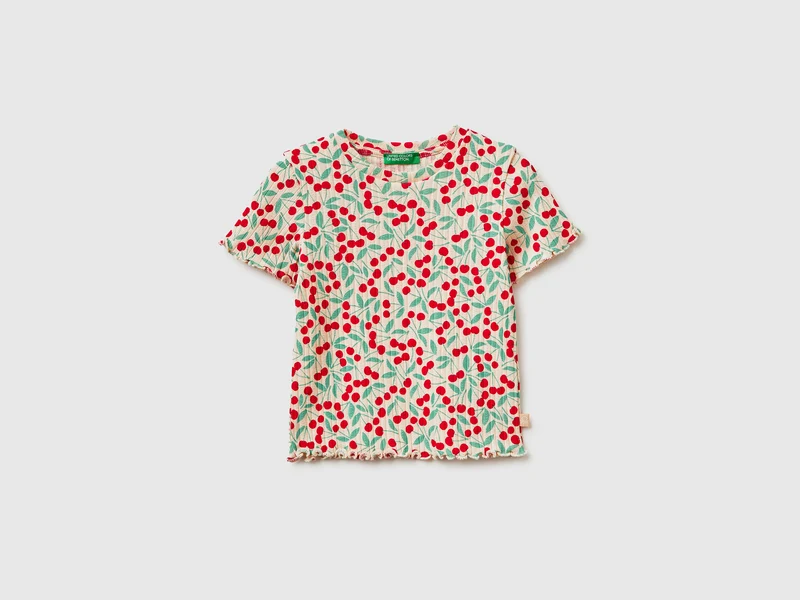 Geripptes bedrucktes T-Shirt