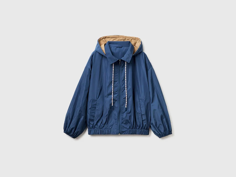 Weiche Jacke mit Kapuze