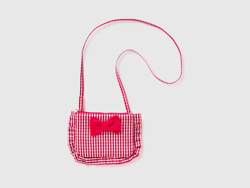 Tasche mit Rüschen und Schleife