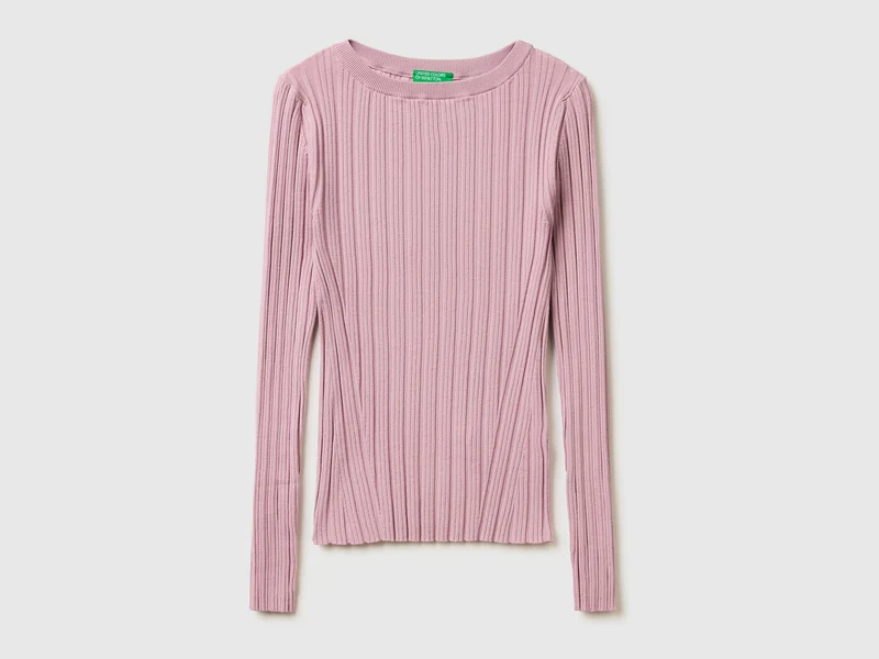 Figurbetonter Rippstrickpullover