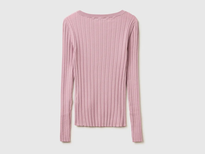 Figurbetonter Rippstrickpullover
