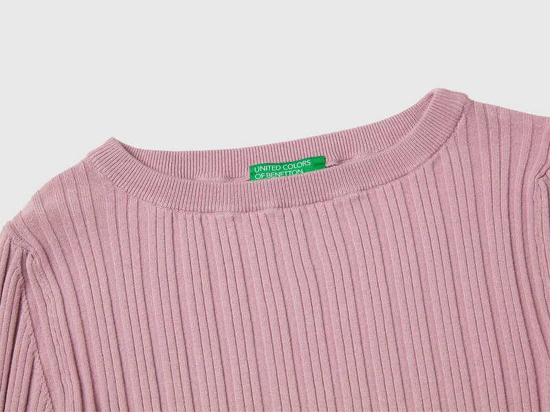 Figurbetonter Rippstrickpullover