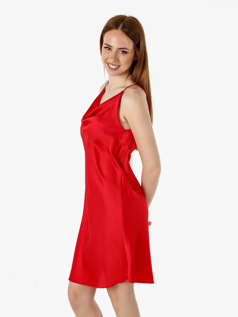 Vestito da donna con spalline sottili e scollo a cascata - rosso