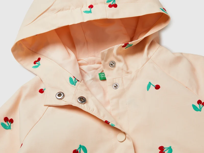 Leichte Jacke mit Kirschen
