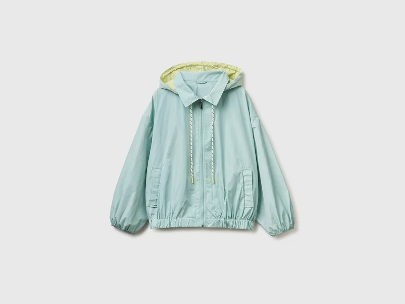 Weiche Jacke mit Kapuze