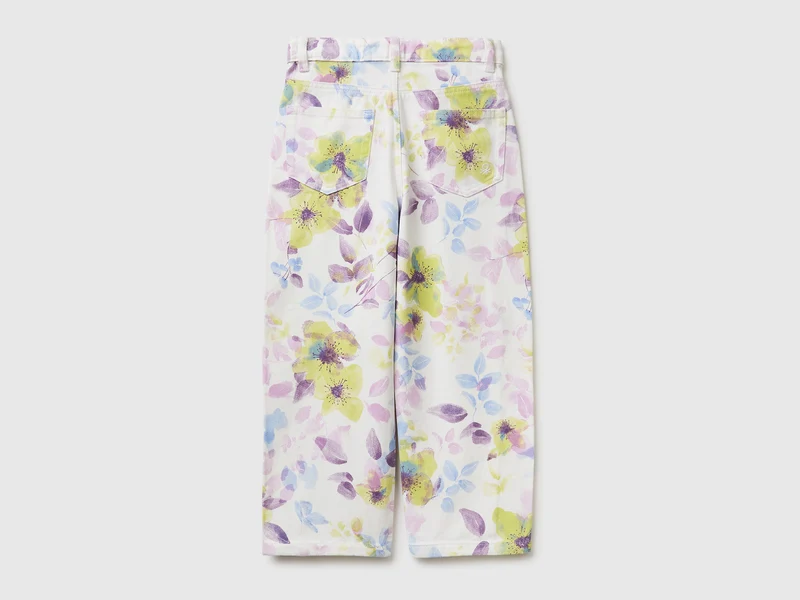 Weit geschnittene Hose mit Blumenmuster