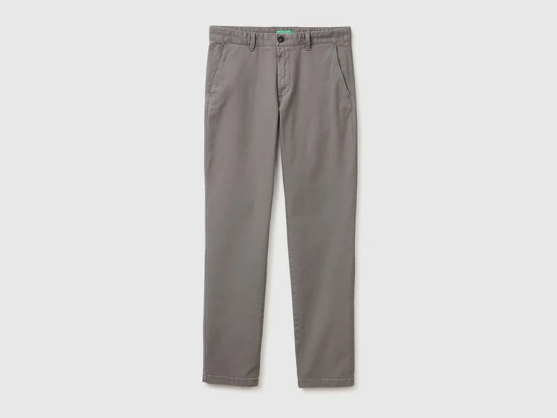 Schmal geschnittene Chinos