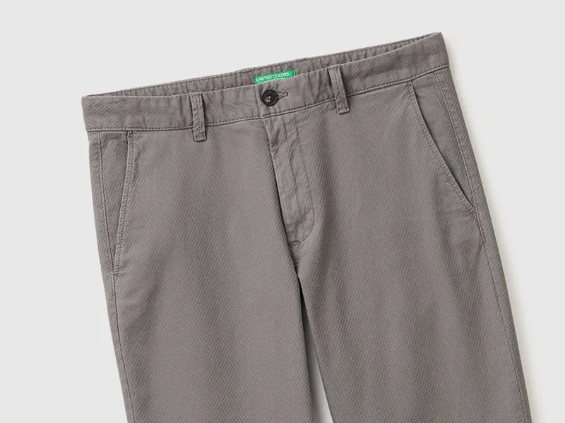 Schmal geschnittene Chinos