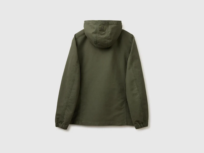 Kurze Jacke aus verwaschener Baumwolle