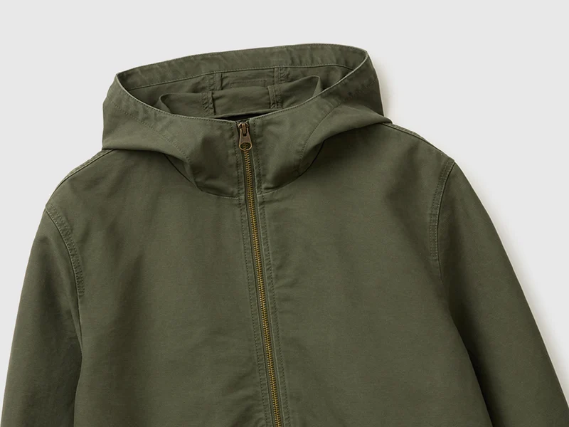 Kurze Jacke aus verwaschener Baumwolle