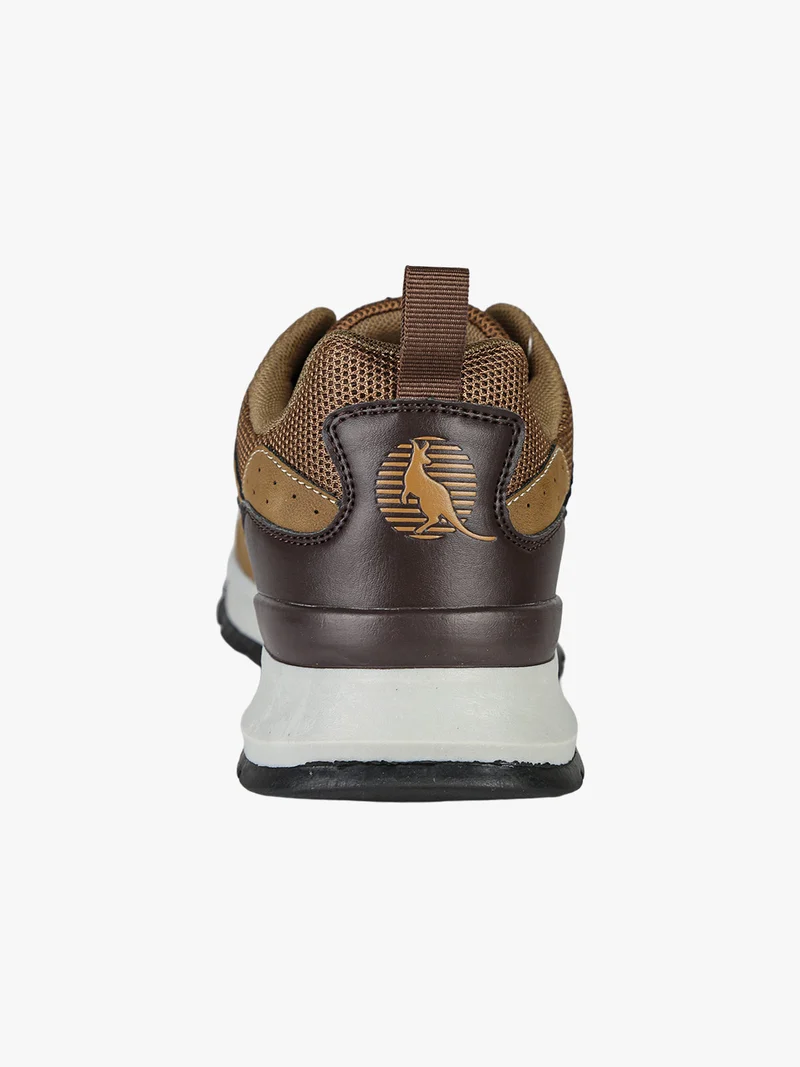 Sneakers da uomo stringate in ecopelle - marrone