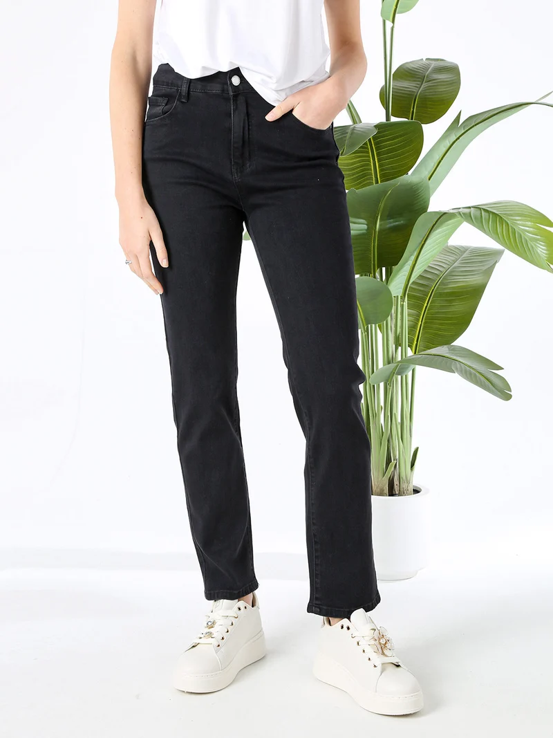 Pantaloni jeans push-up da donna taglie grandi - nero