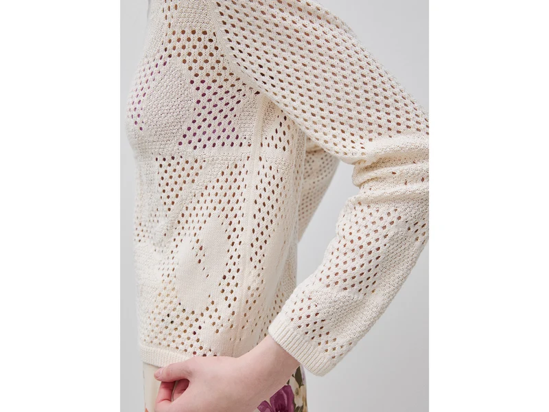 Pullover mit Lochmuster und Blumen