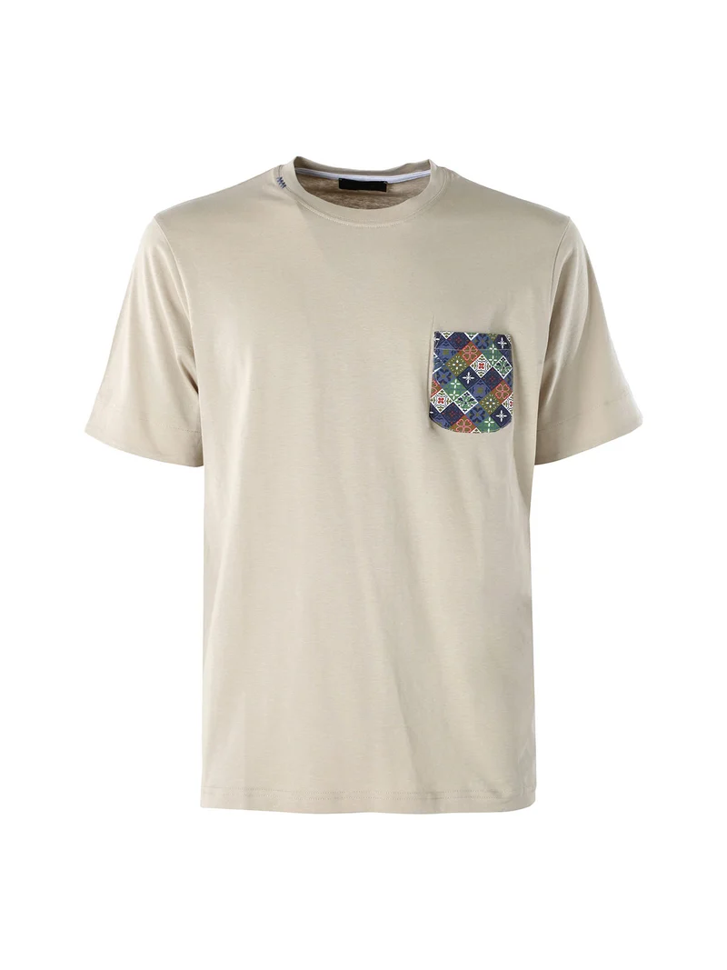 T-shirt girocollo da uomo in cotone con taschino decorato - sabbia