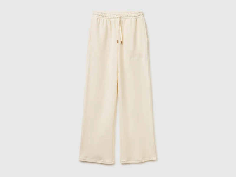 Sporthose mit Stickerei