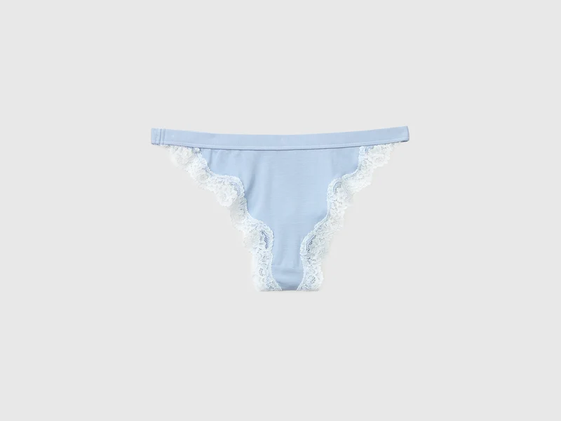 Tief ausgeschnittene Slips aus Seidenmischung mit Spitze