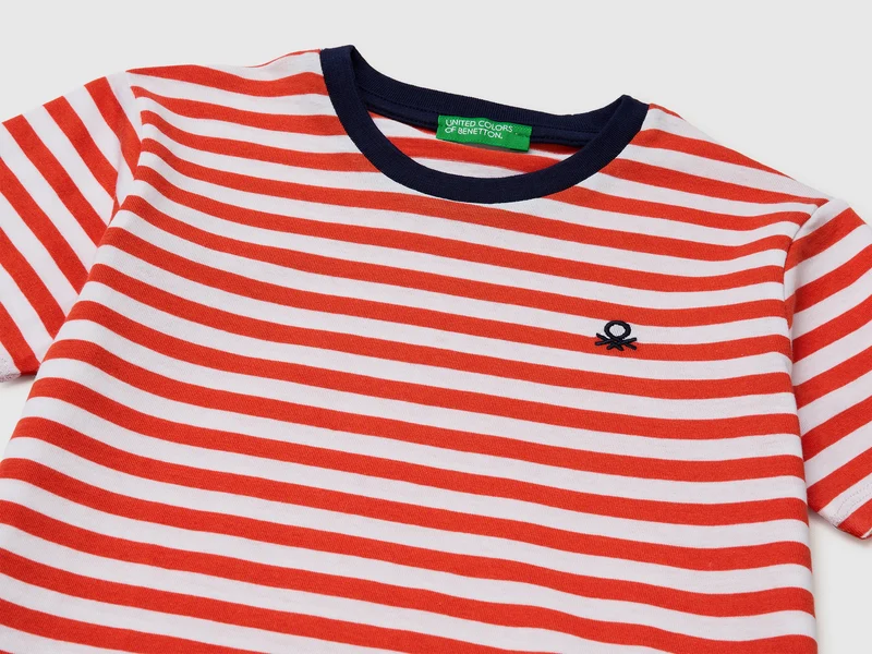 Gestreiftes Kurzarm-T-Shirt