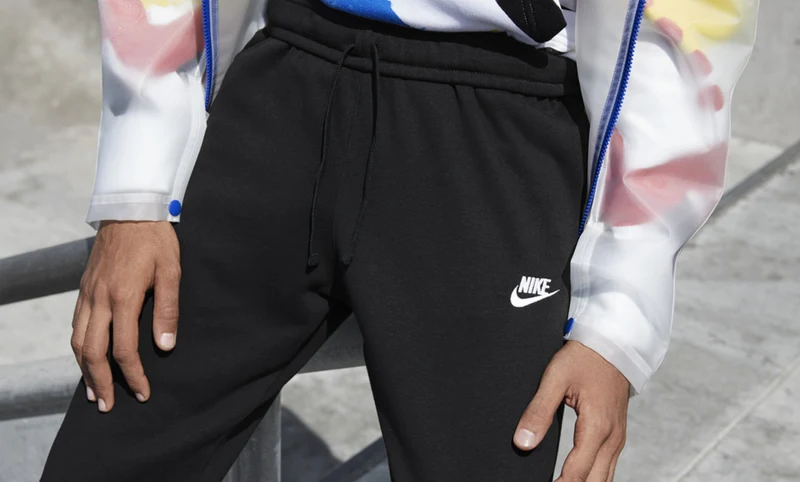 NIKE Herren Sweathose Club – Komfort & Style