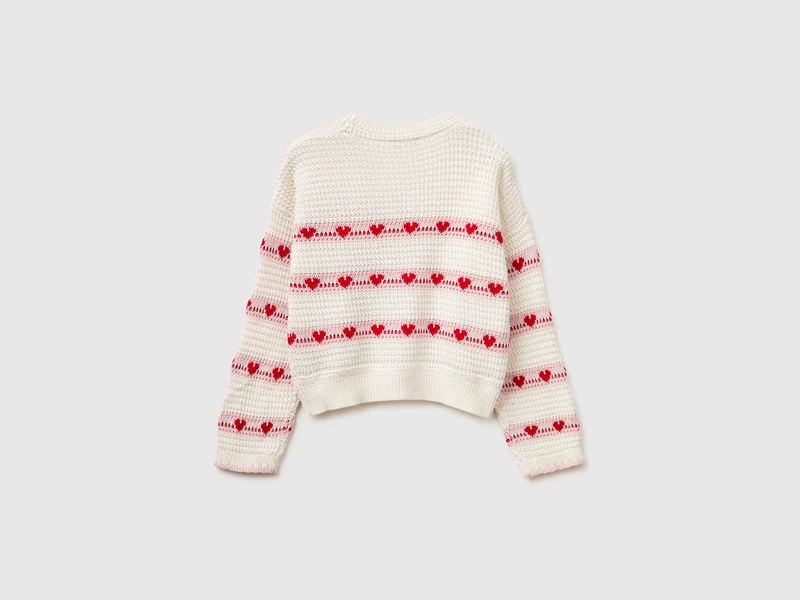 Pullover mit Streifen und Herzen