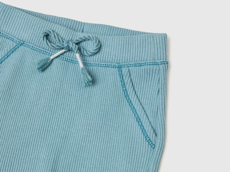 Set aus kariertem Hemd und Hose