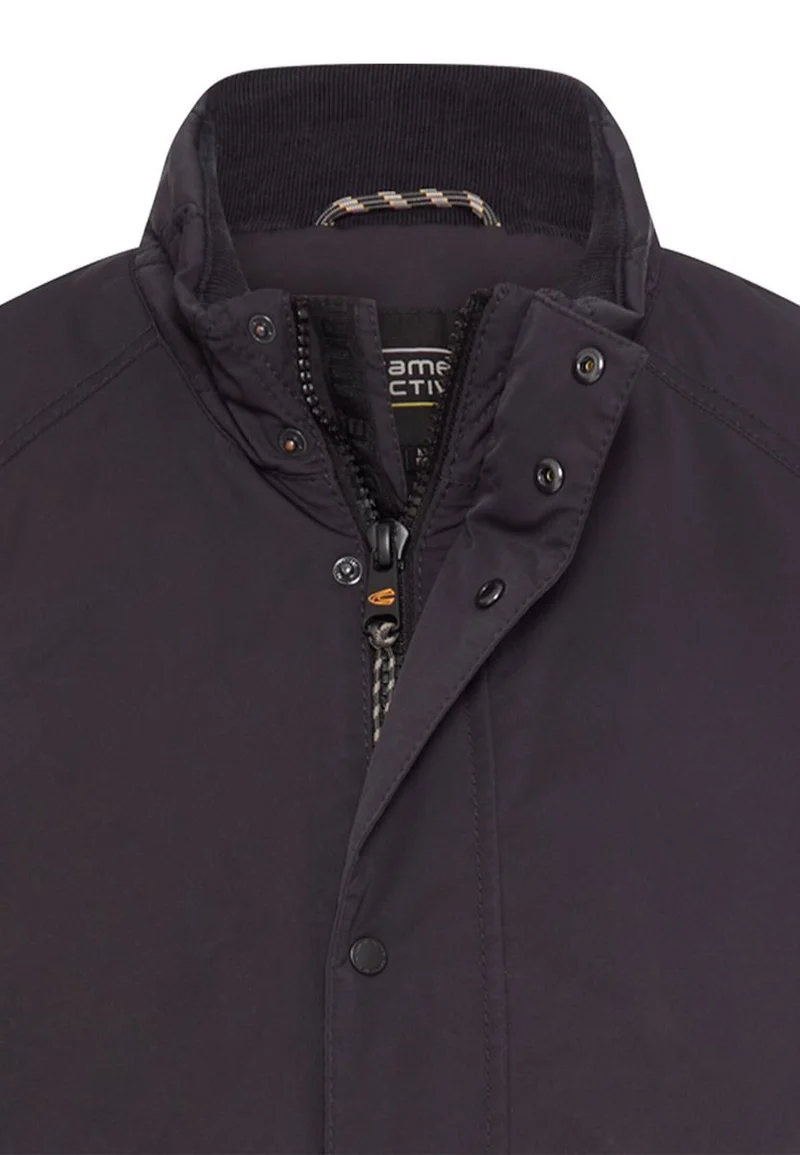 Leichte Jacke mit Stehkragen
