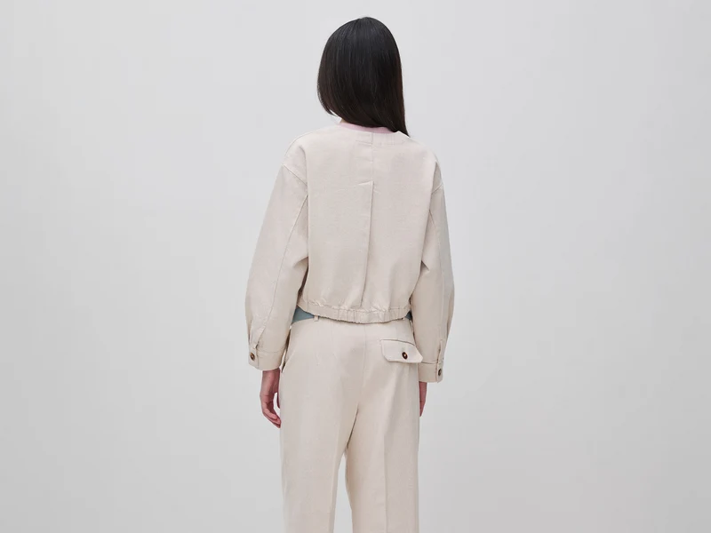 Kurze Jacke mit Taschen