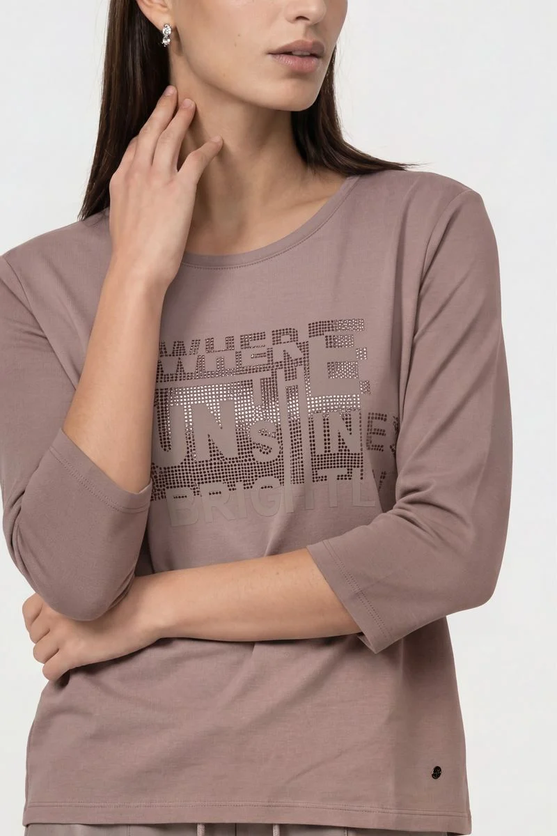 T-Shirt mit Schmuck