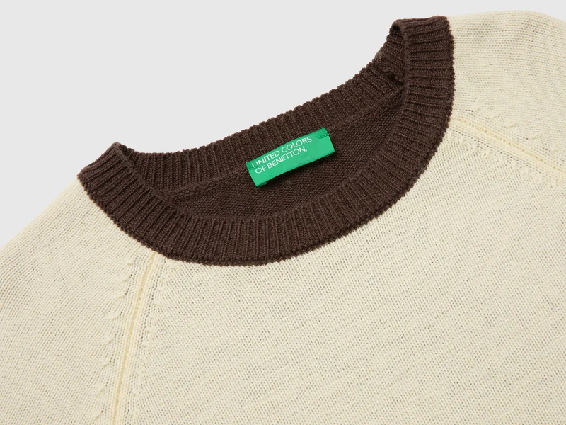 Farbblockpullover aus 100 % Wolle