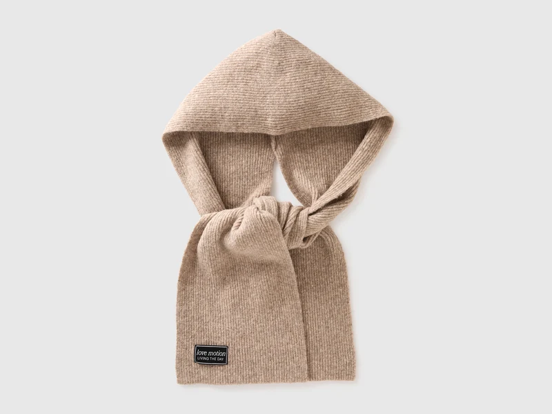 Schal mit Kapuze aus warmer Wollmischung