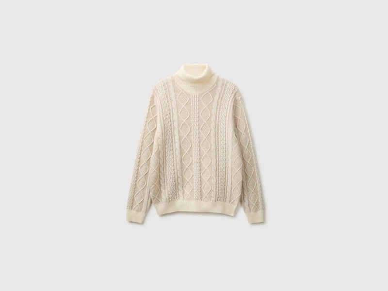 Rollkragenpullover aus einem Wollmischgewebe
