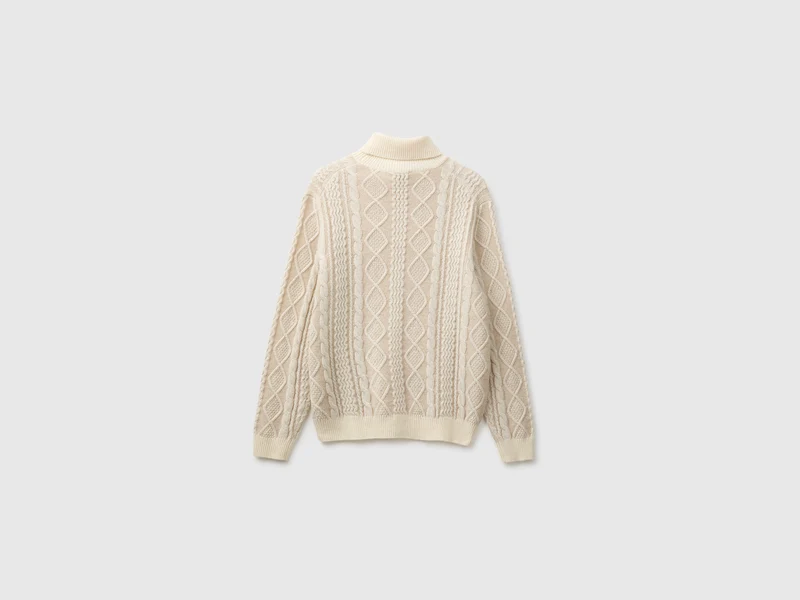 Rollkragenpullover aus einem Wollmischgewebe