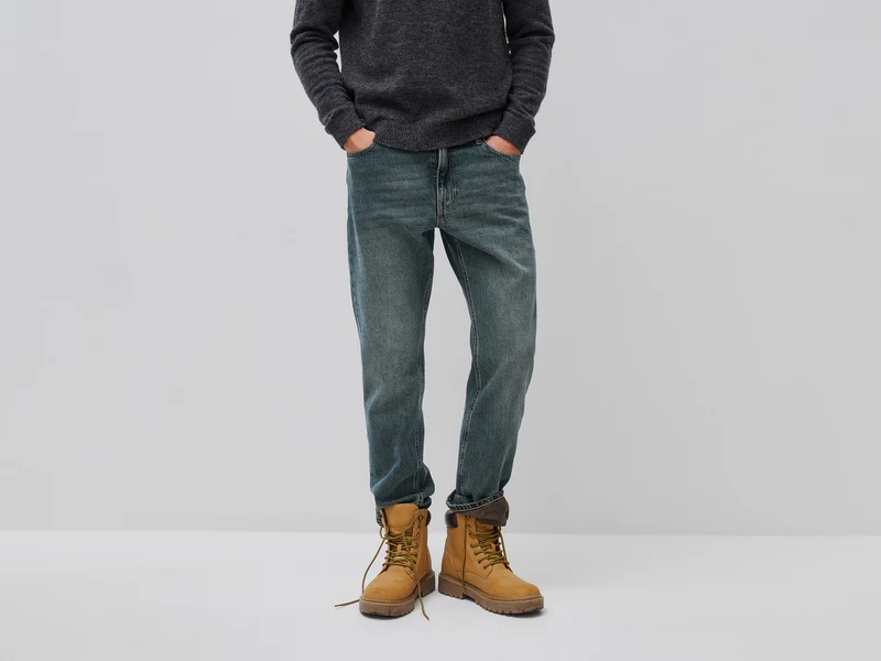 Jeans in regulärer Passform, 100 % Baumwolle