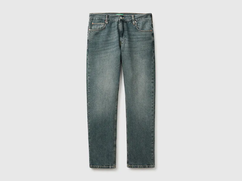 Jeans in regulärer Passform, 100 % Baumwolle