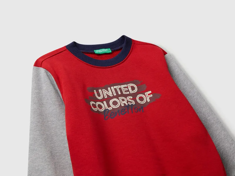 Sweatshirt mit normaler Passform und Aufdruck