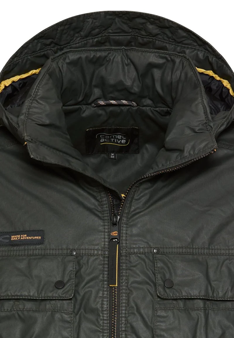 Multipocket Jacke aus gewachster Baumwolle