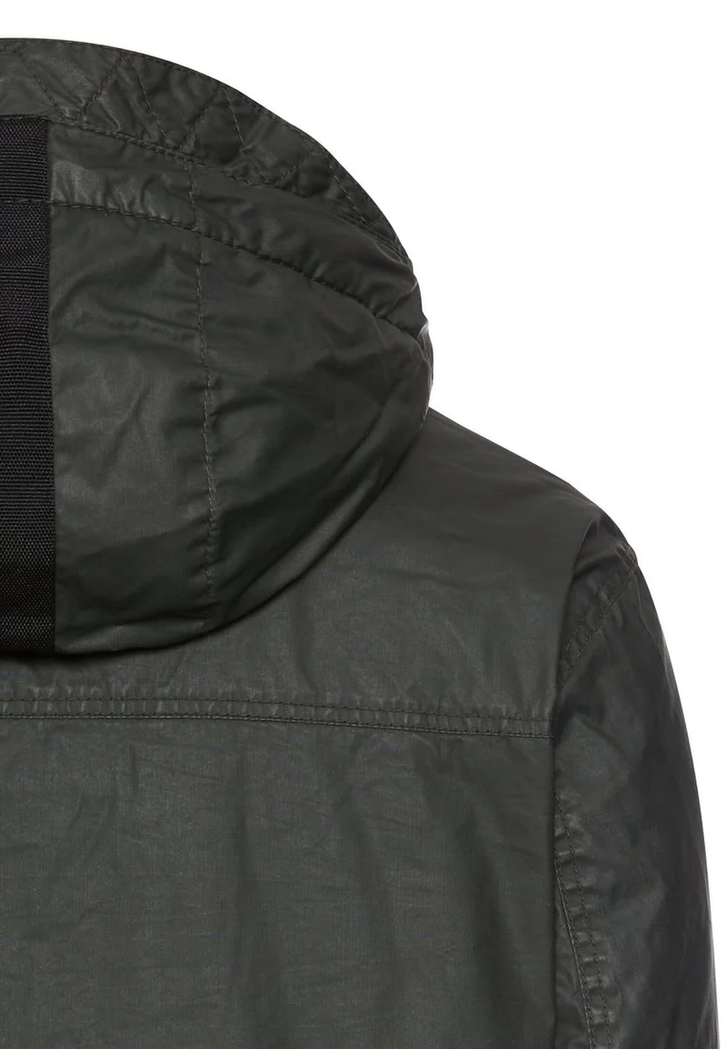 Multipocket Jacke aus gewachster Baumwolle